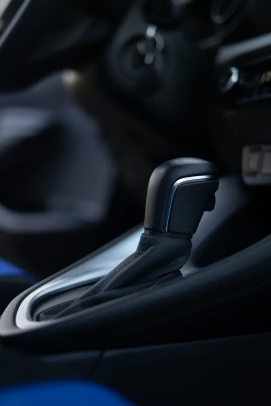 automat toyota wnetrze 546x819